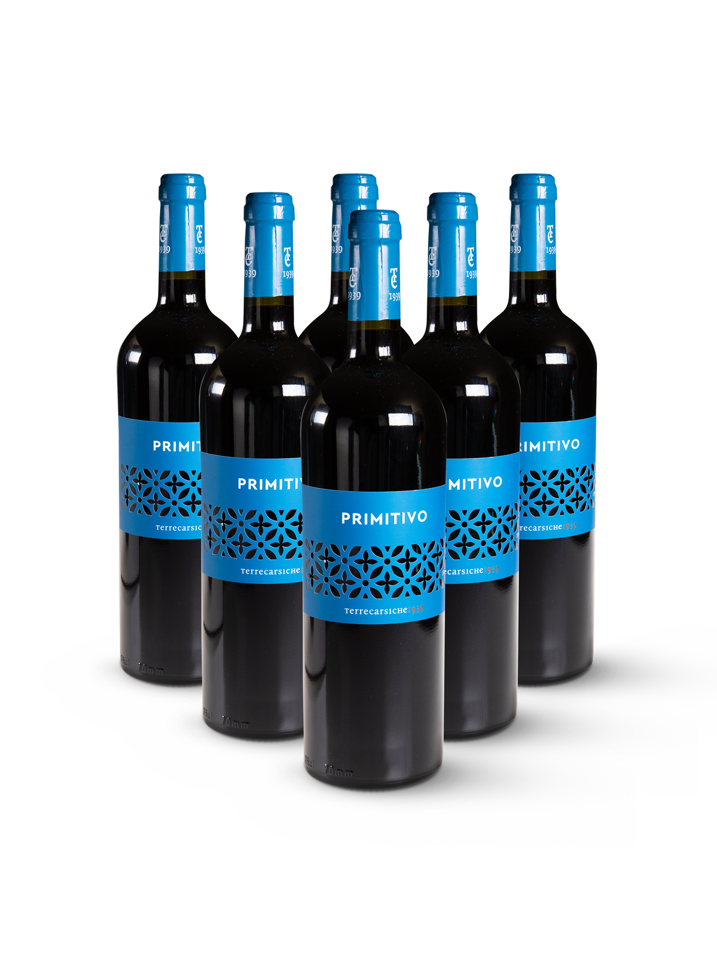 Rotwein Primitivo in 6 eleganten Flaschen mit klassischem Etikett auf weißem Hintergrund