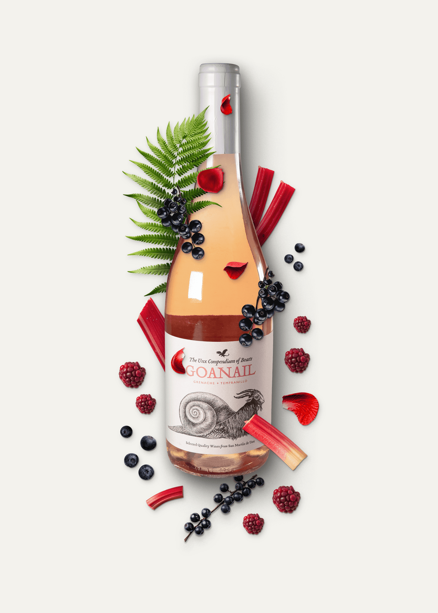 Goanail Roséein mit Zutaten (rote Früchte, Rhabarber, Rosen)