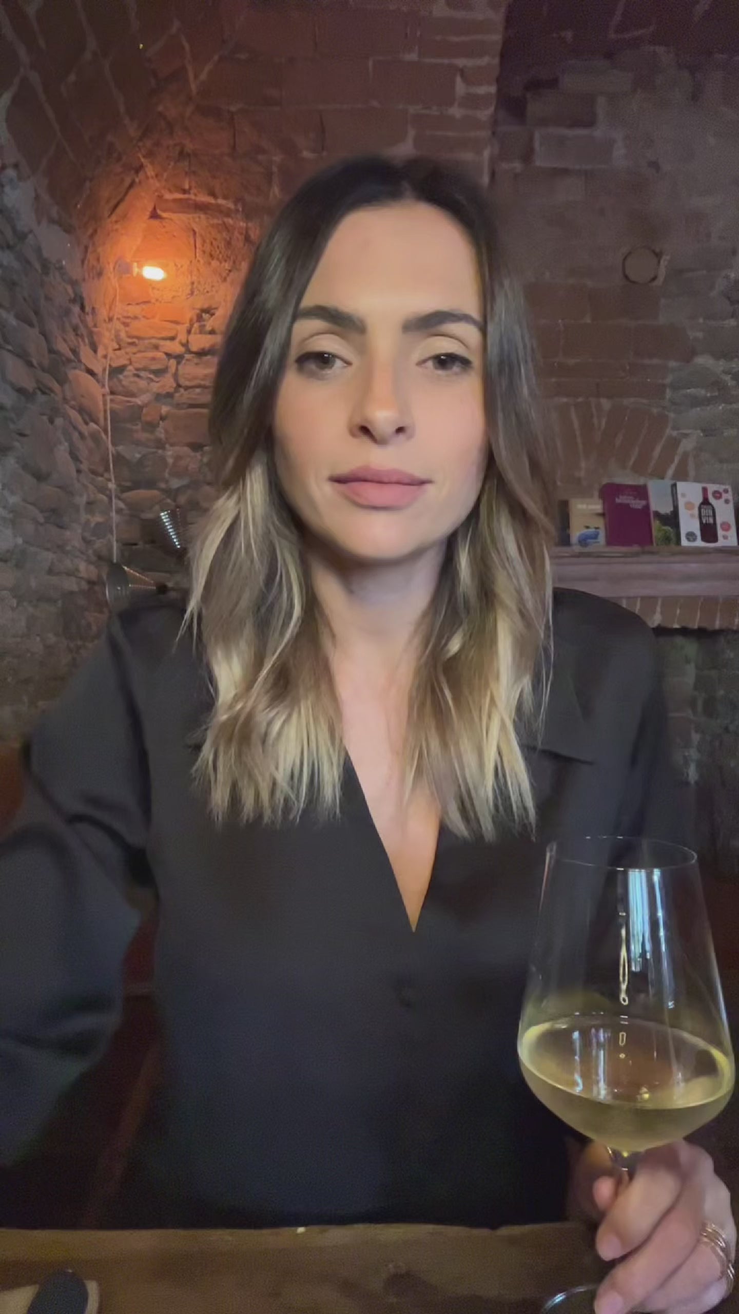 Video laden: Penny unsere Weinexpertin stellt den Elia Liberty Semi-Dry vor