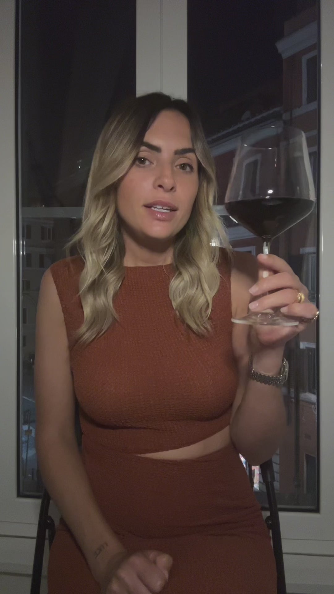 Video laden: Penny Koumantsiotou stellt den Portada Reserva Shiraz Cabernet Sauvignon vor