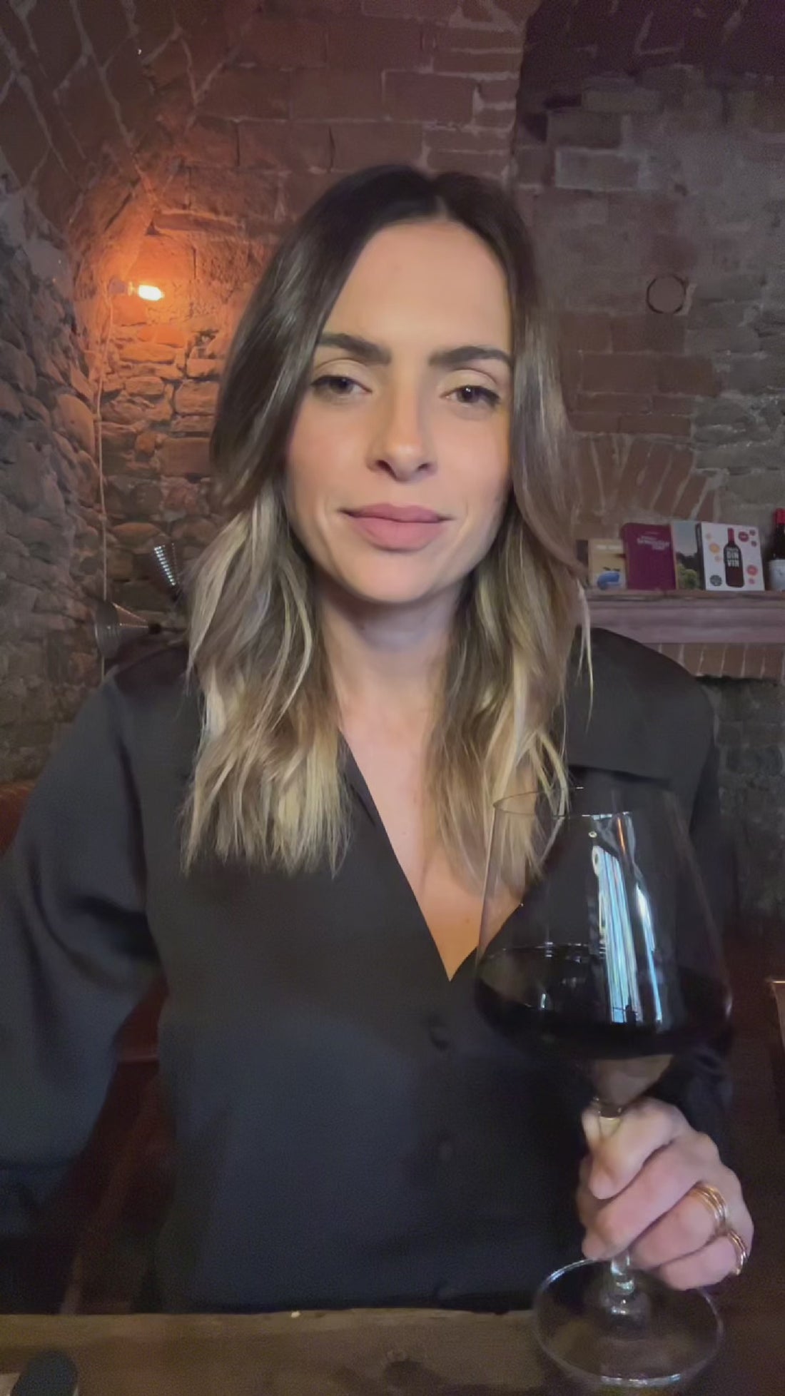 Penny unsere Weinexpertin stellt den Echo indigo Weißwein vor