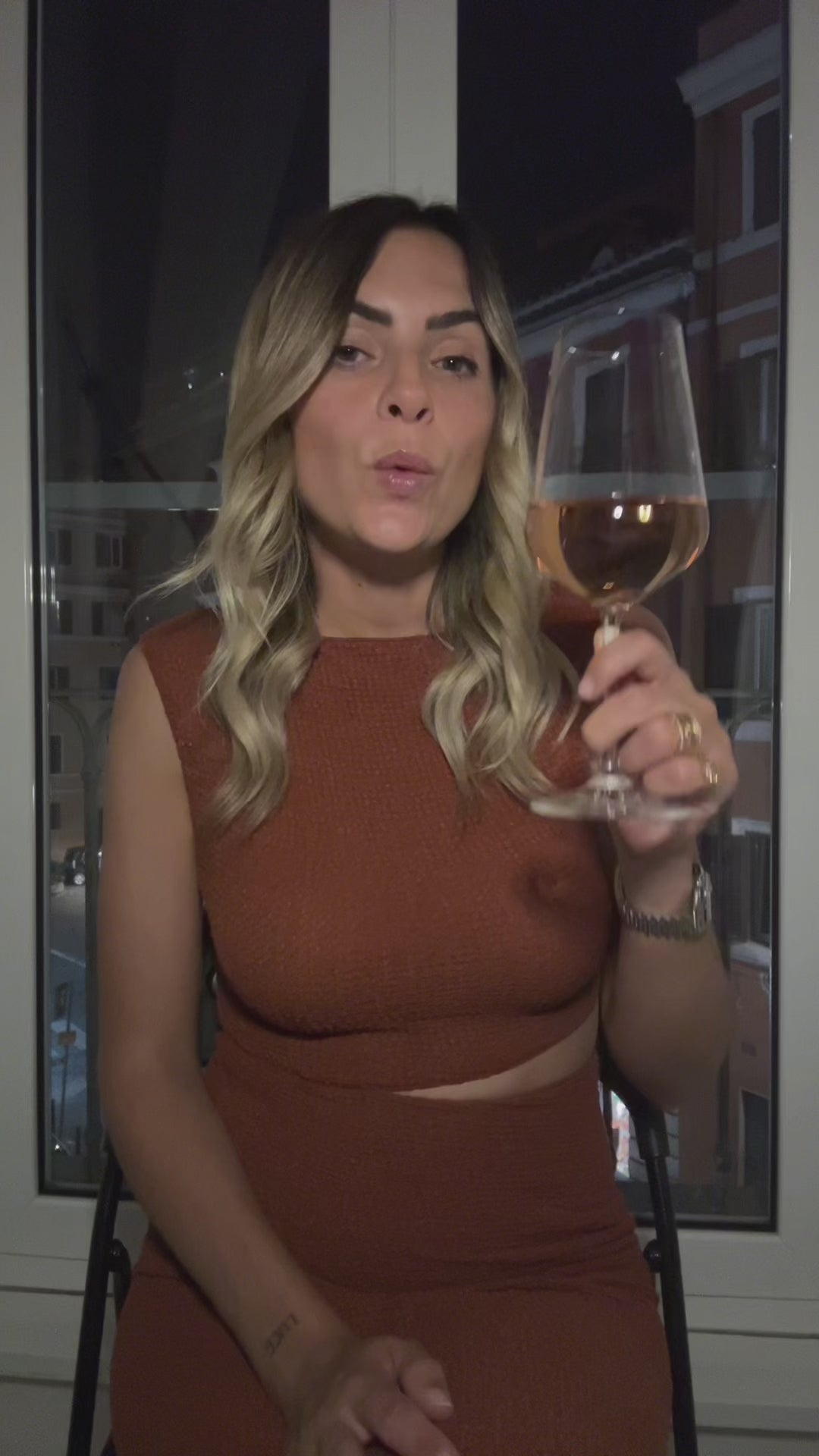 Penny Koumantsiotou stellt den Paladin Pinot Grigio Rose vor