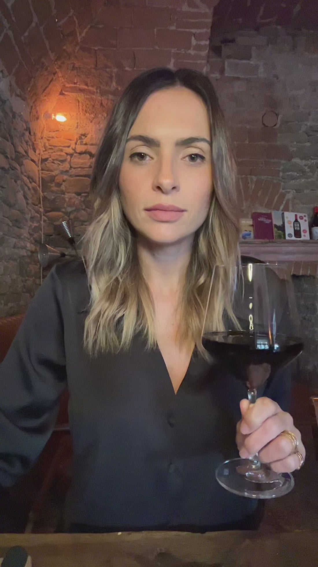 Penny unsere Weinexpertin stellt den Lesegut Rotwein vor