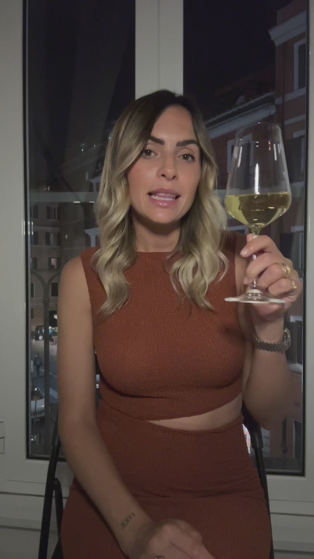 Video laden: Penny Koumantsiotou stellt den The Tapas Collection White vor